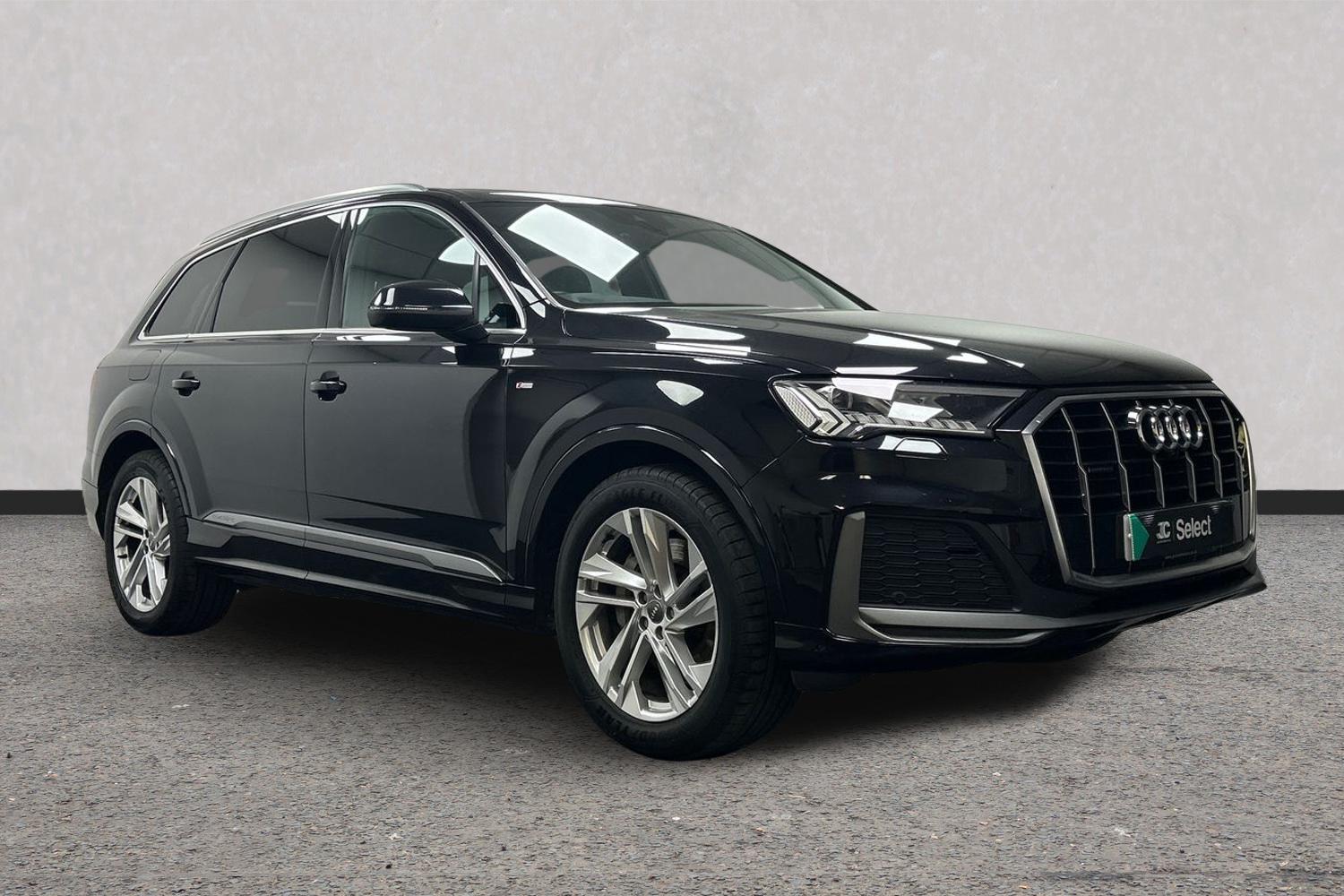 Main listing image - Audi Q7