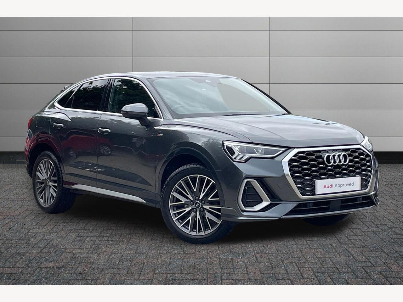 Main listing image - Audi Q3