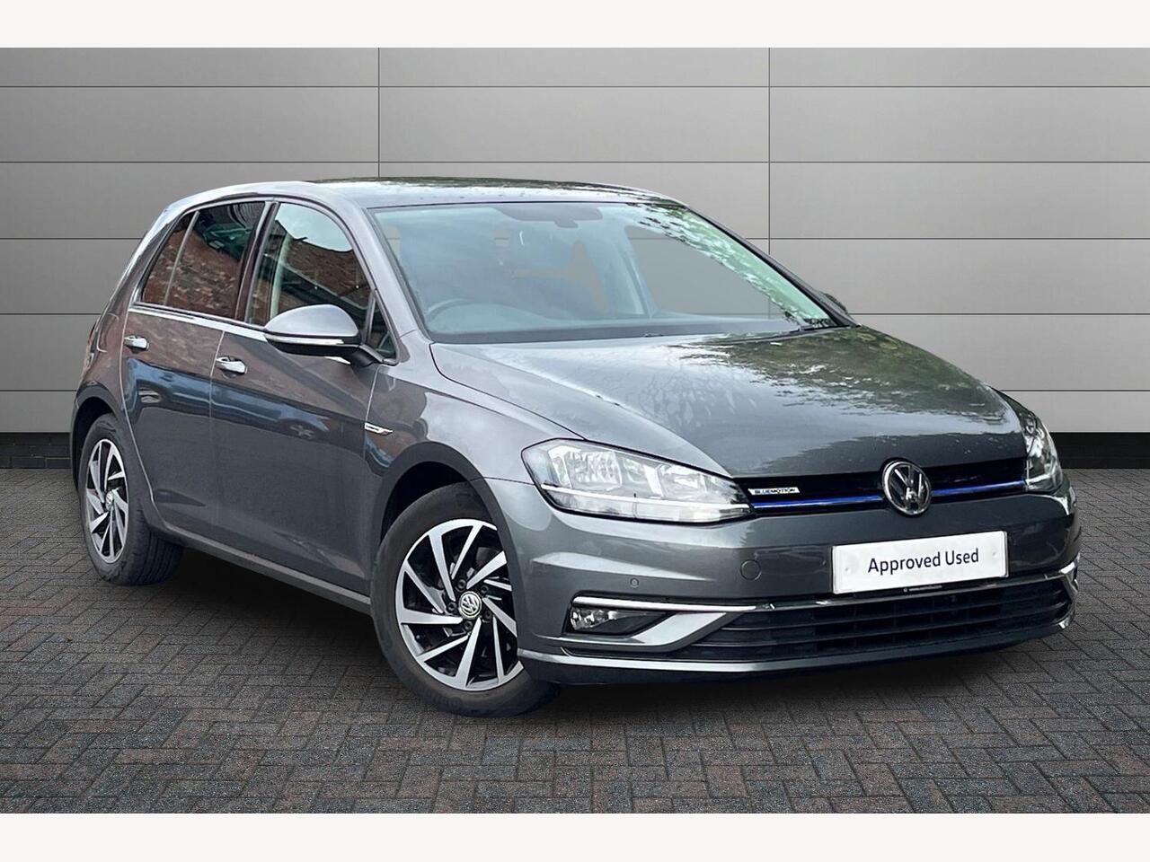 Main listing image - Volkswagen Golf