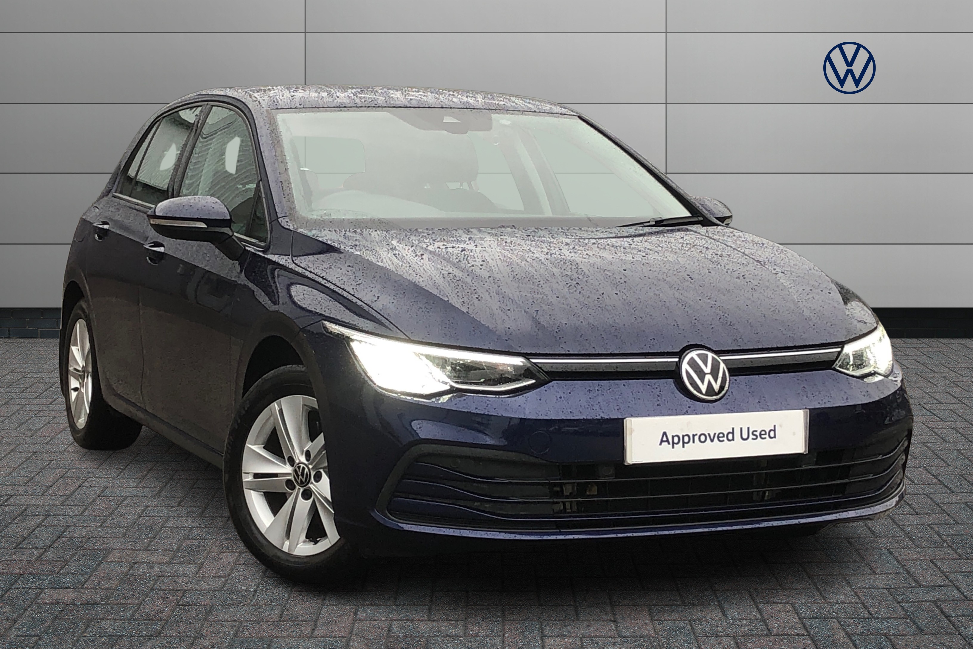 Main listing image - Volkswagen Golf