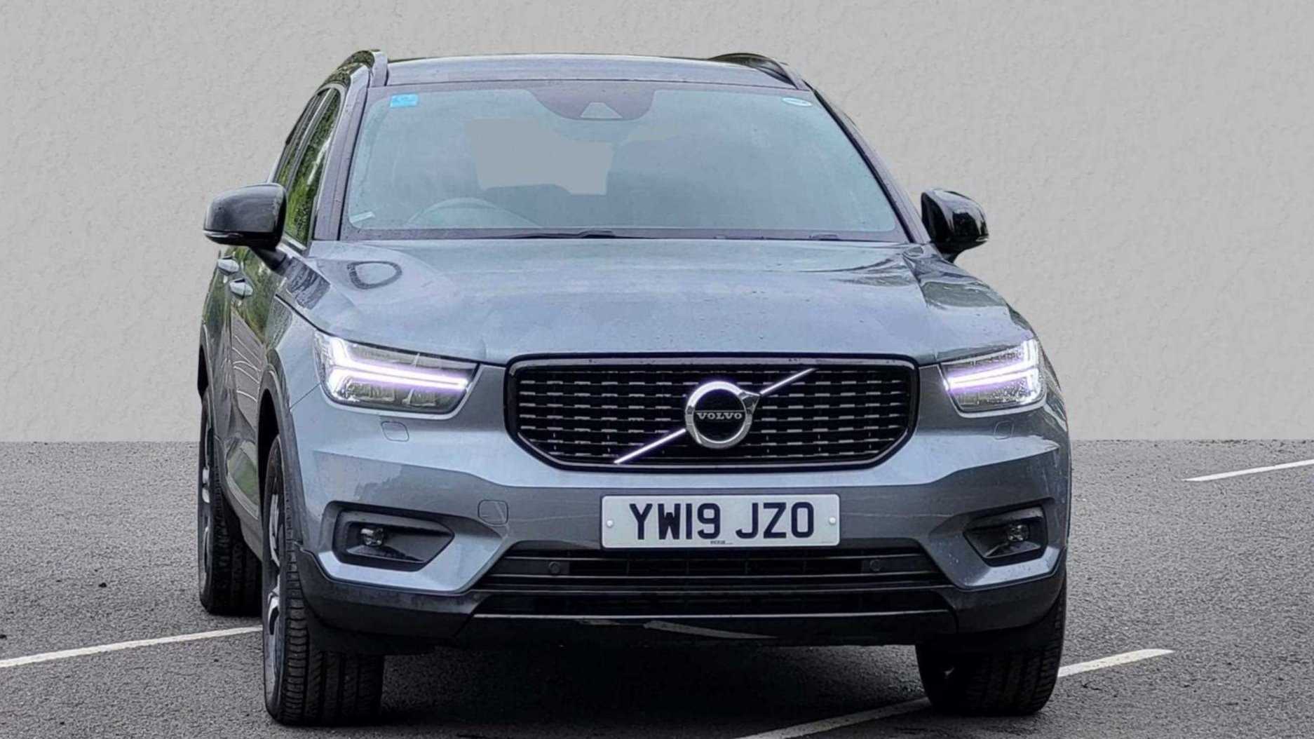 Main listing image - Volvo XC40