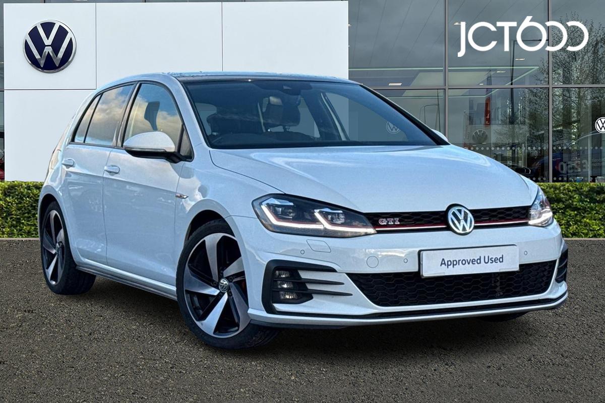 Main listing image - Volkswagen Golf