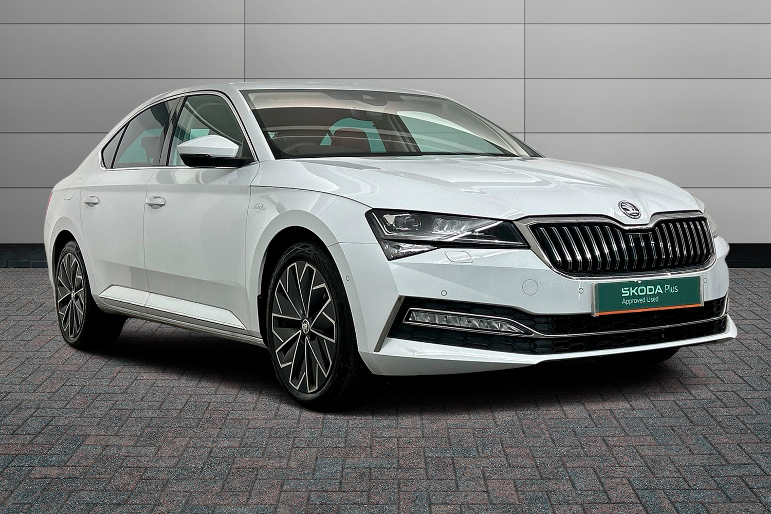 Main listing image - Skoda Superb