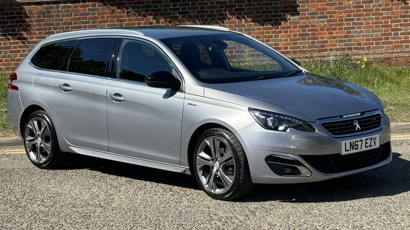 Main listing image - Peugeot 308 SW