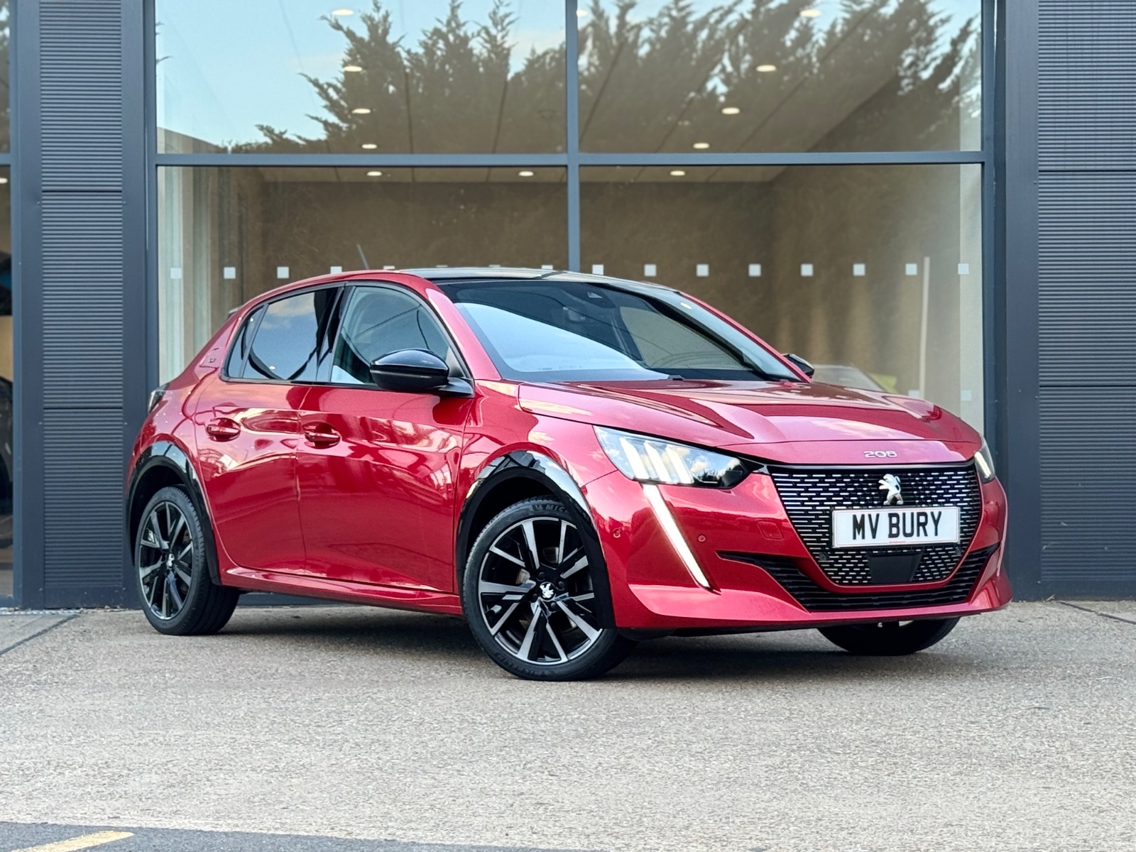 Main listing image - Peugeot 208