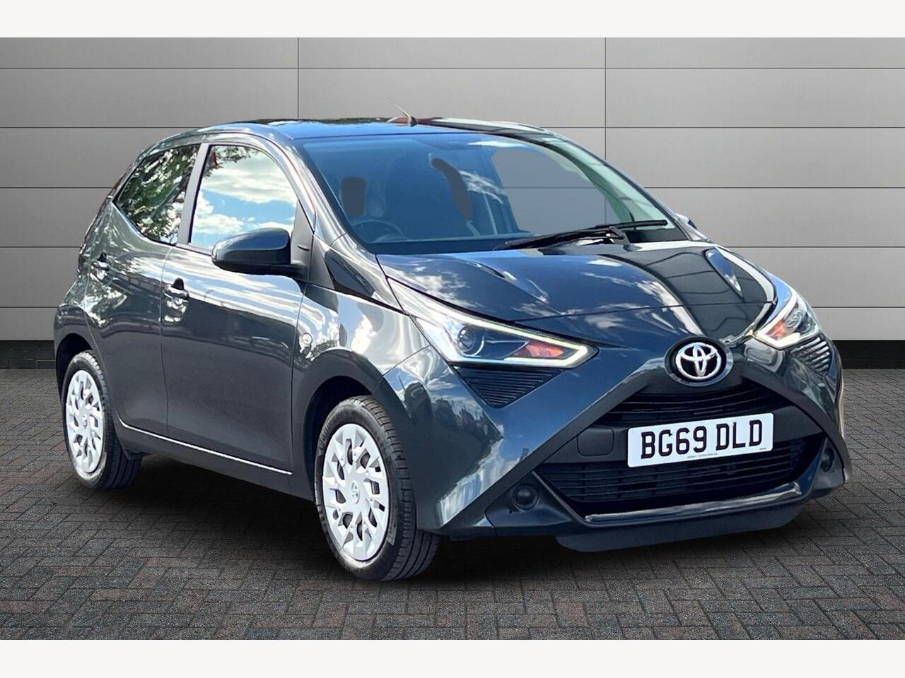Main listing image - Toyota Aygo