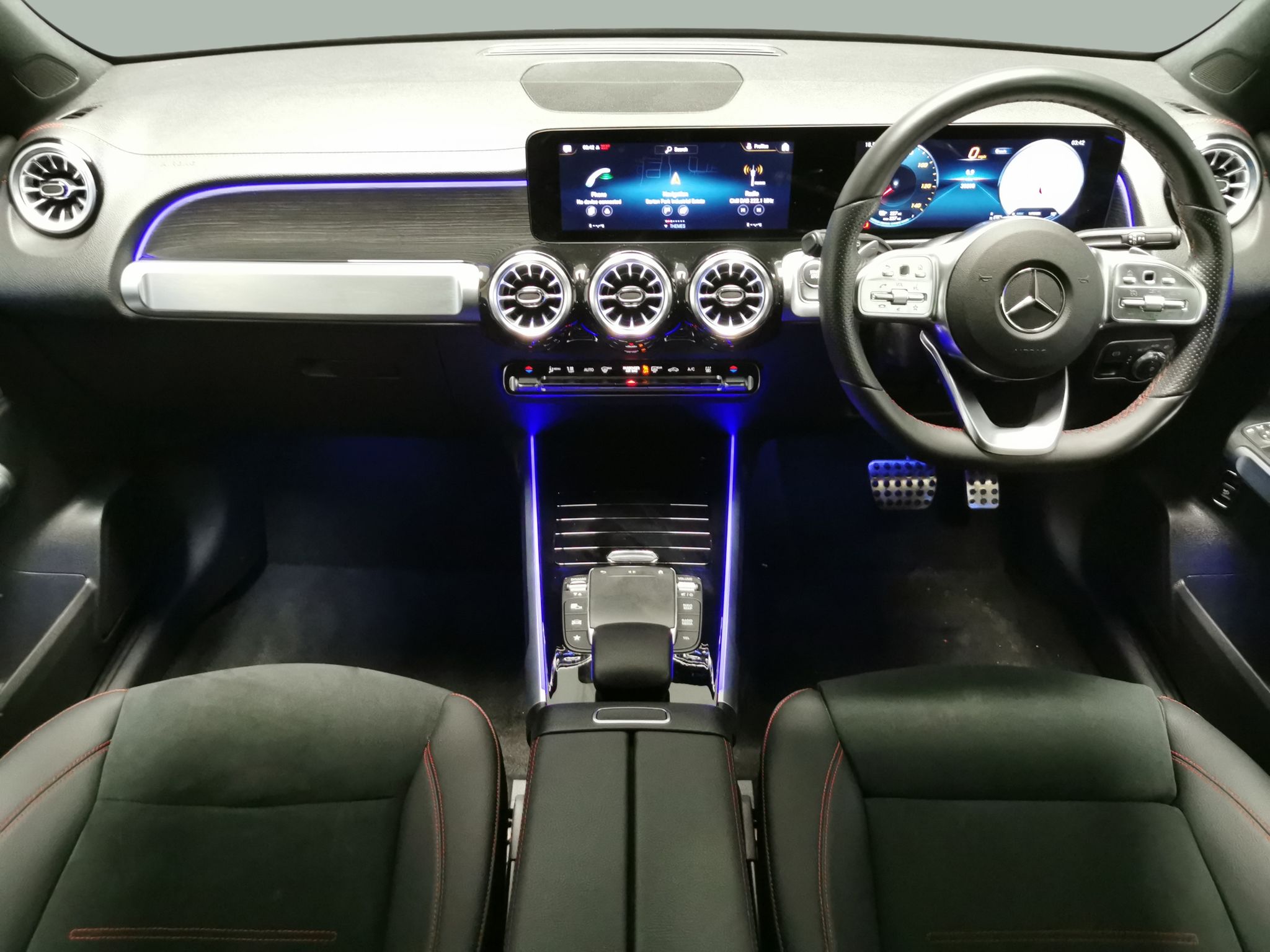 Main listing image - Mercedes-Benz EQB