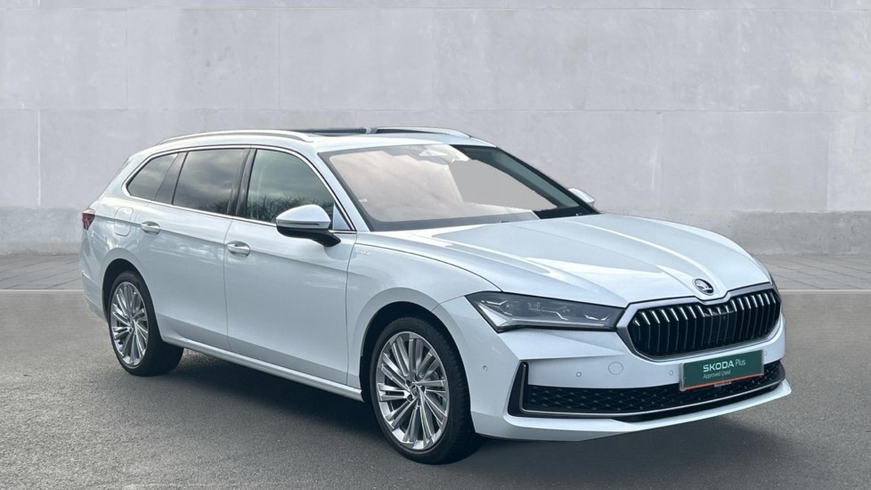 Main listing image - Skoda Superb Estate