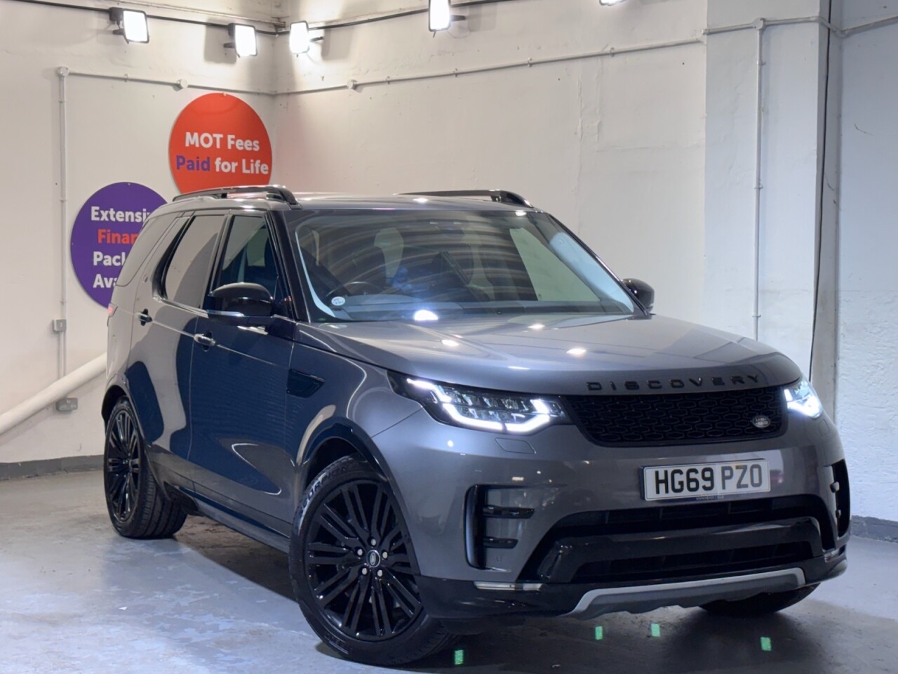 Main listing image - Land Rover Discovery