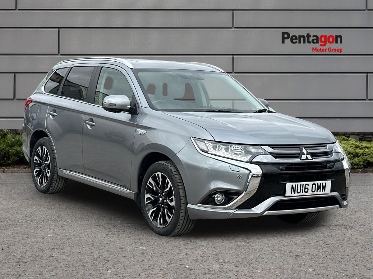 Main listing image - Mitsubishi Outlander