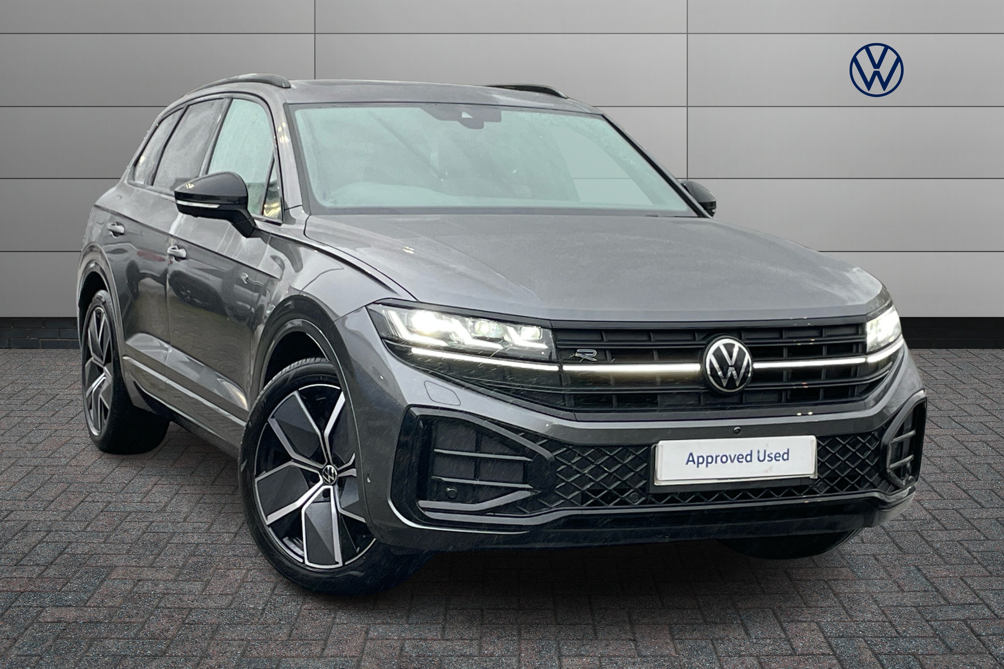 Main listing image - Volkswagen Touareg