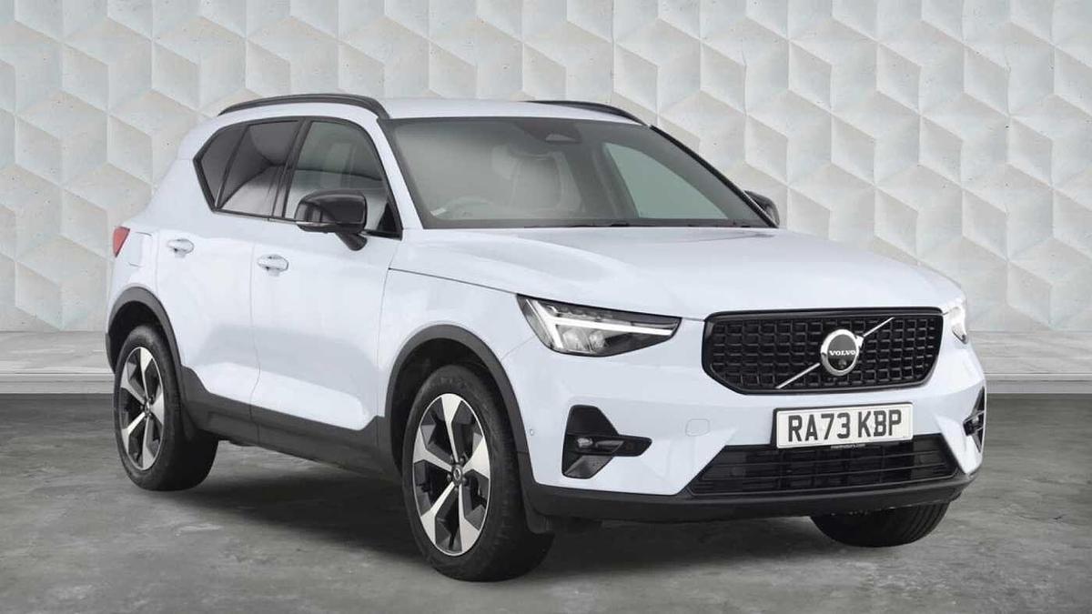 Main listing image - Volvo XC40