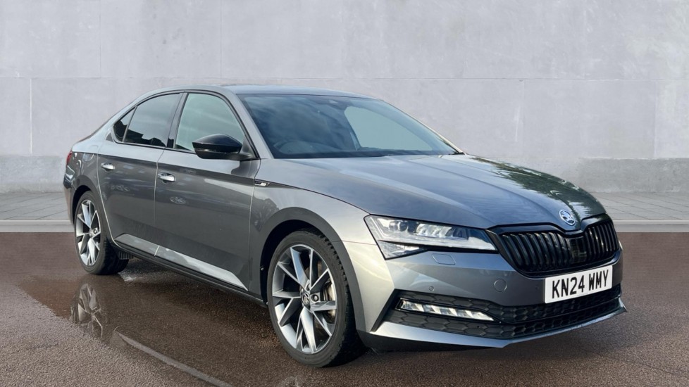 Main listing image - Skoda Superb