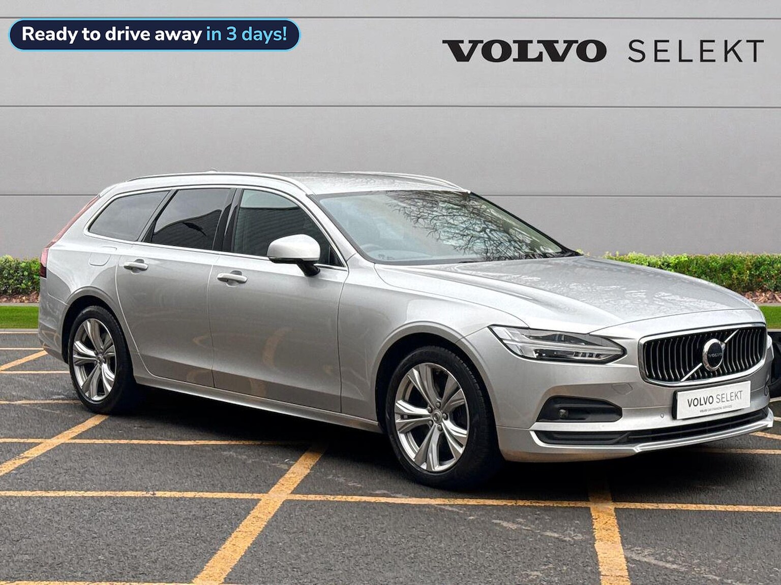 Main listing image - Volvo V90