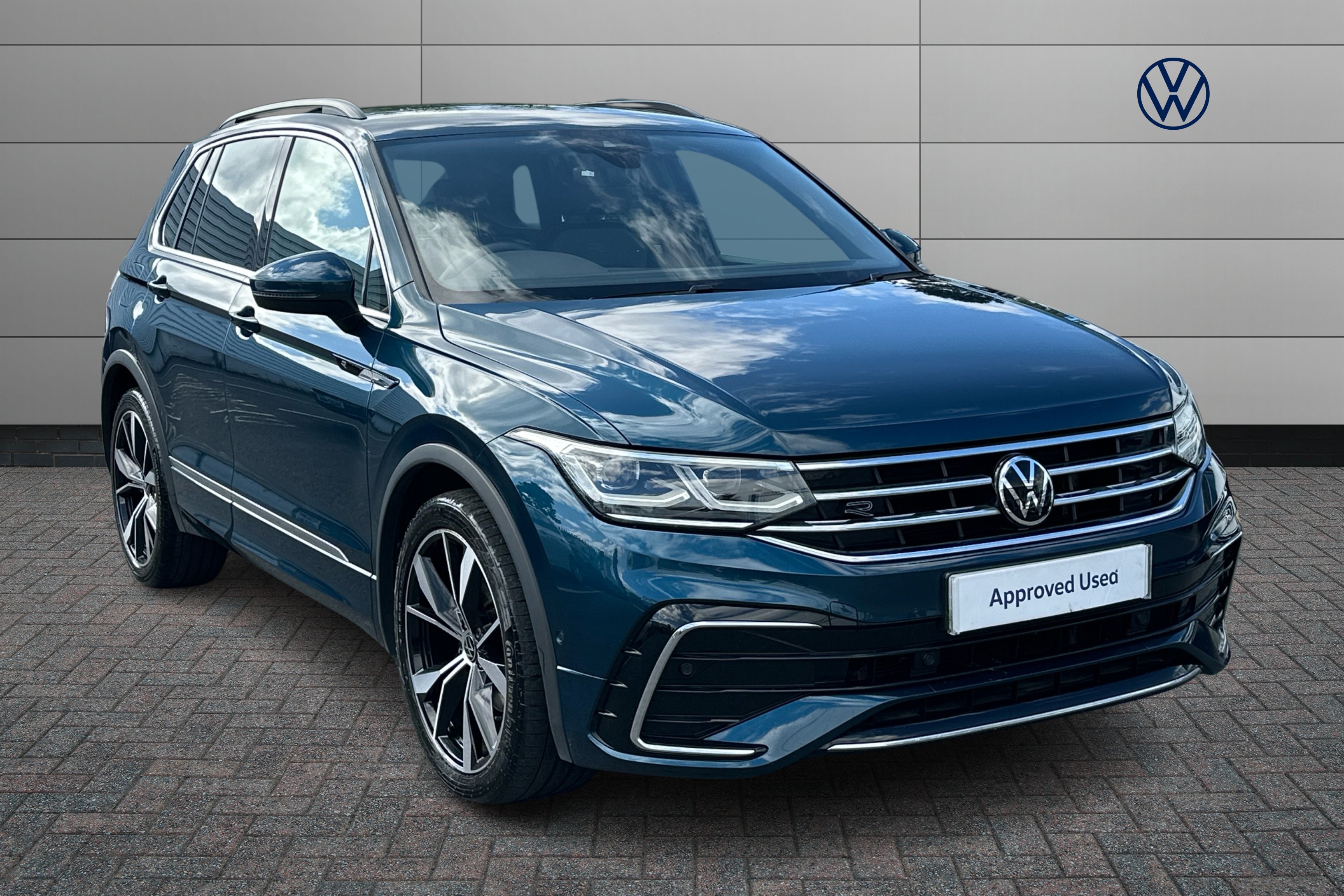 Main listing image - Volkswagen Tiguan