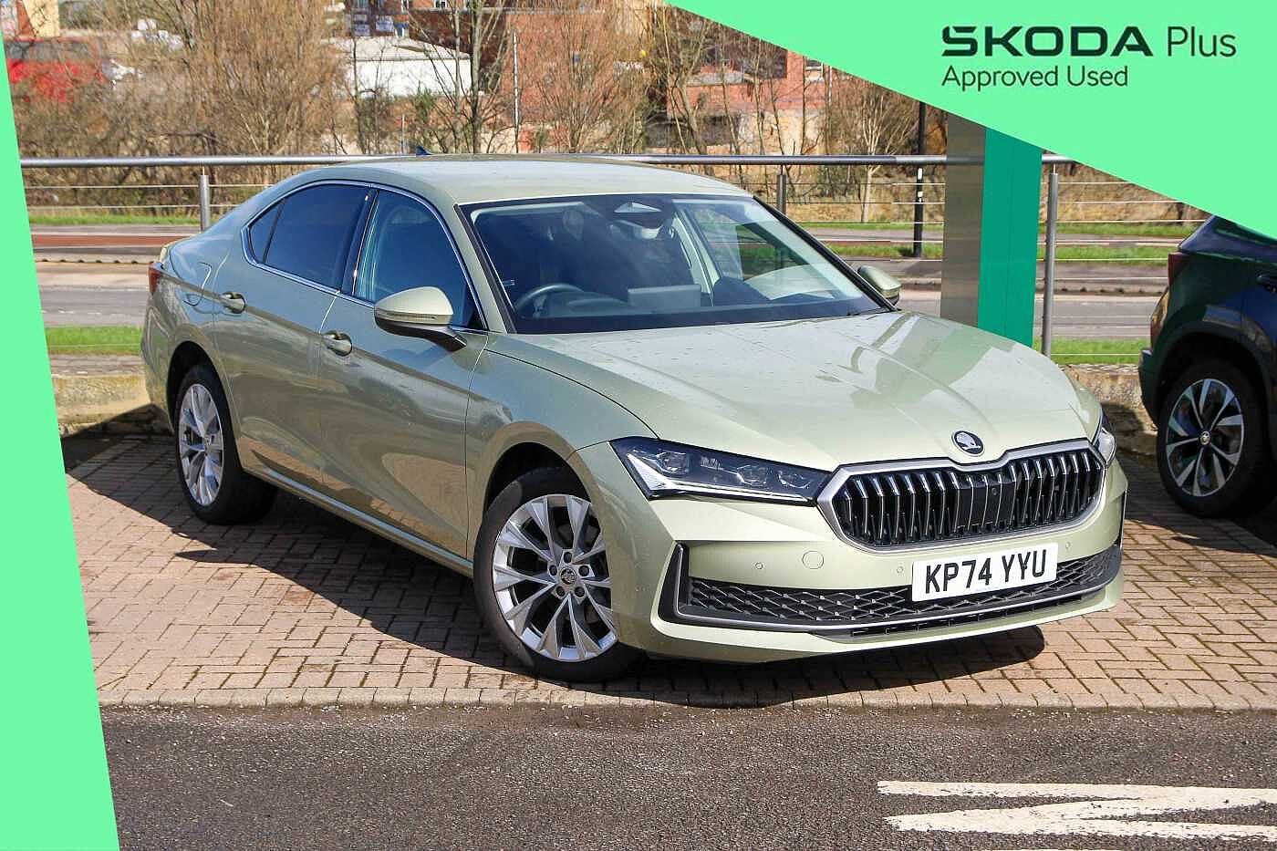 Main listing image - Skoda Superb