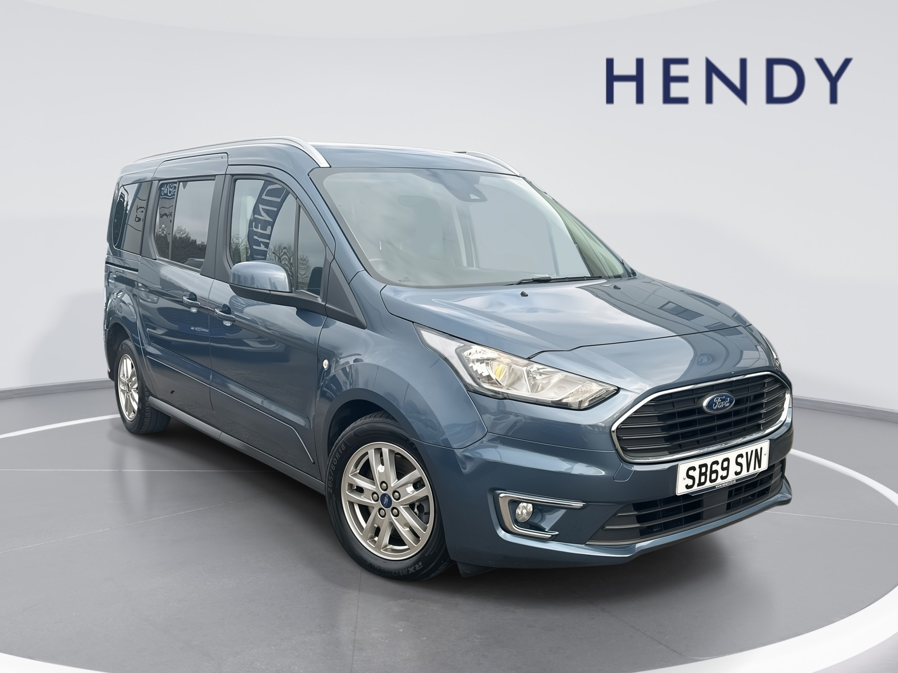 Main listing image - Ford Grand Tourneo Connect