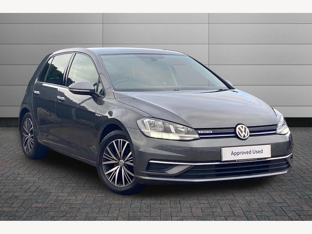 Main listing image - Volkswagen Golf