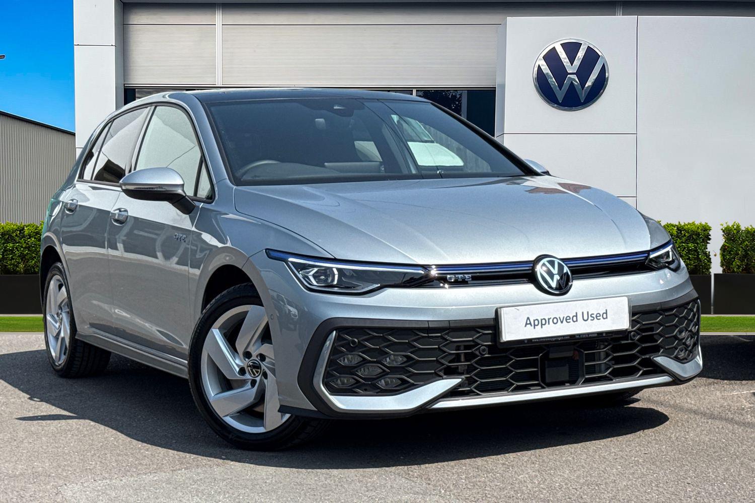Main listing image - Volkswagen Golf GTE
