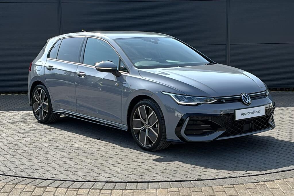 Main listing image - Volkswagen Golf