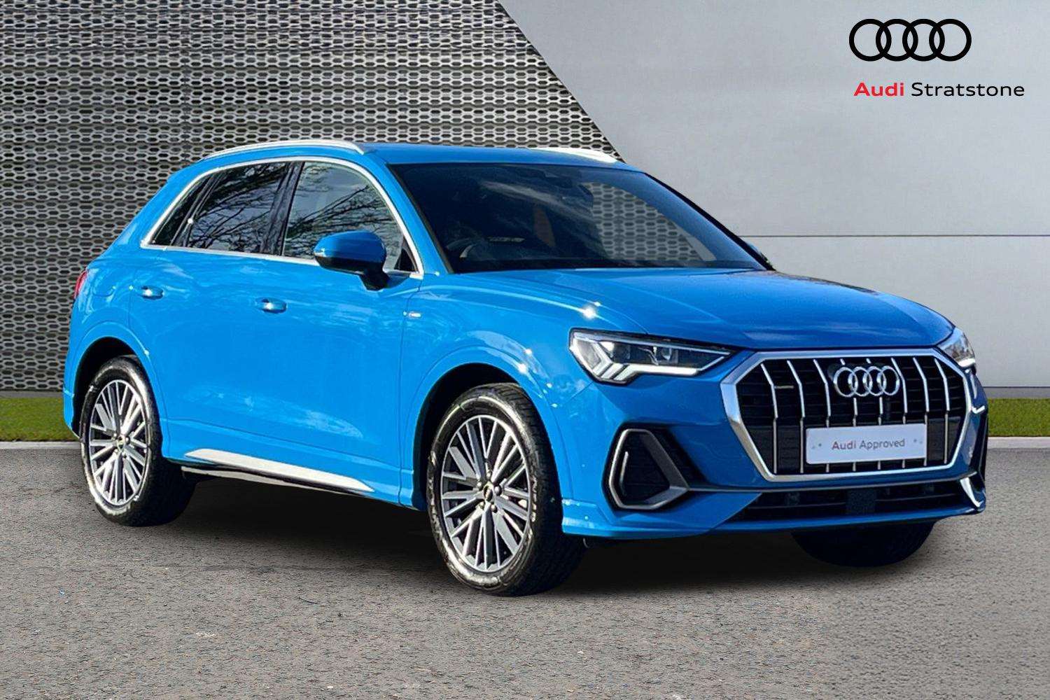 Main listing image - Audi Q3