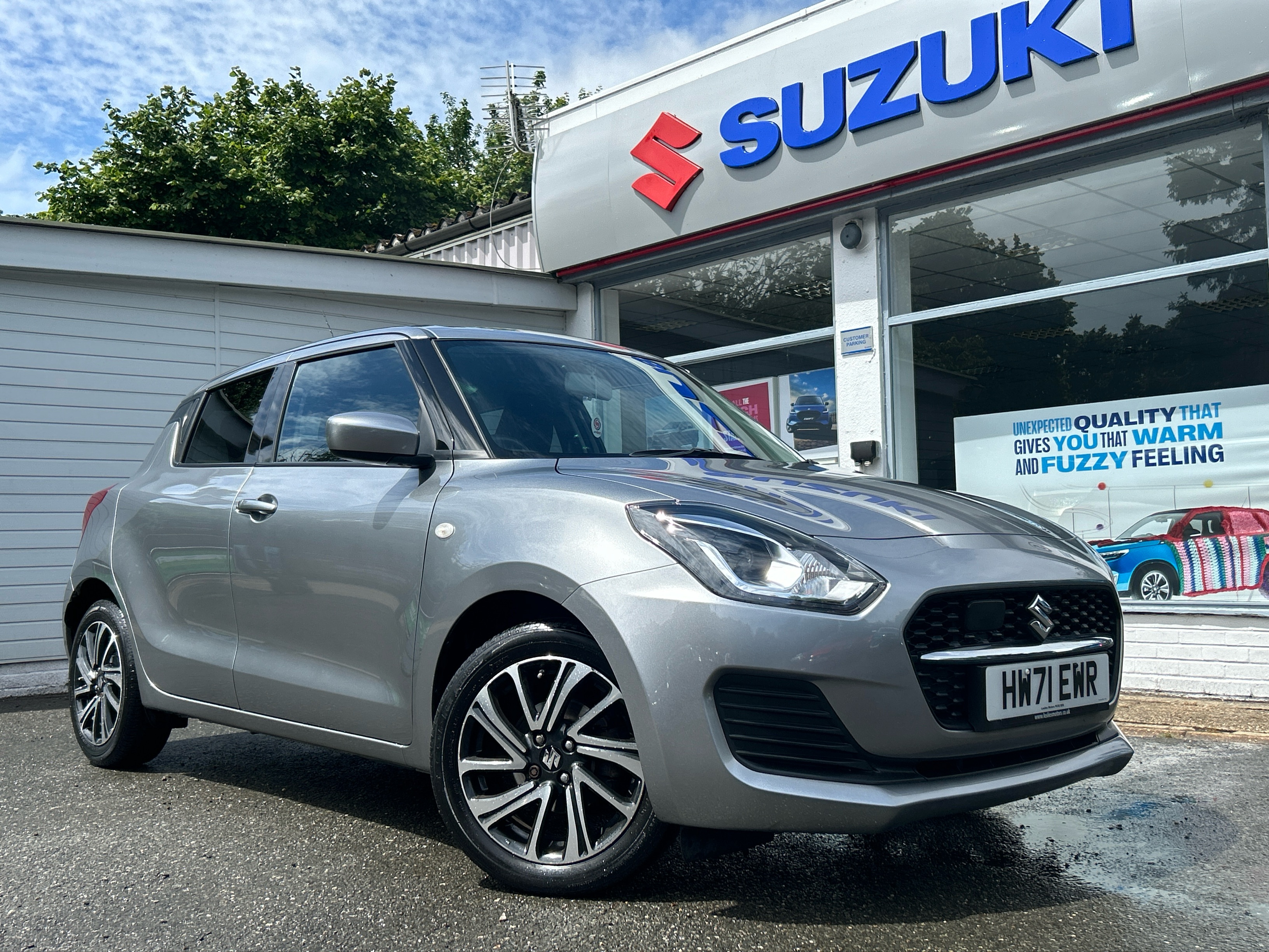 Main listing image - Suzuki Swift