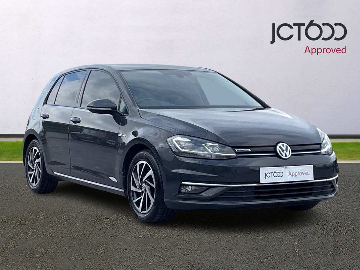 Main listing image - Volkswagen Golf