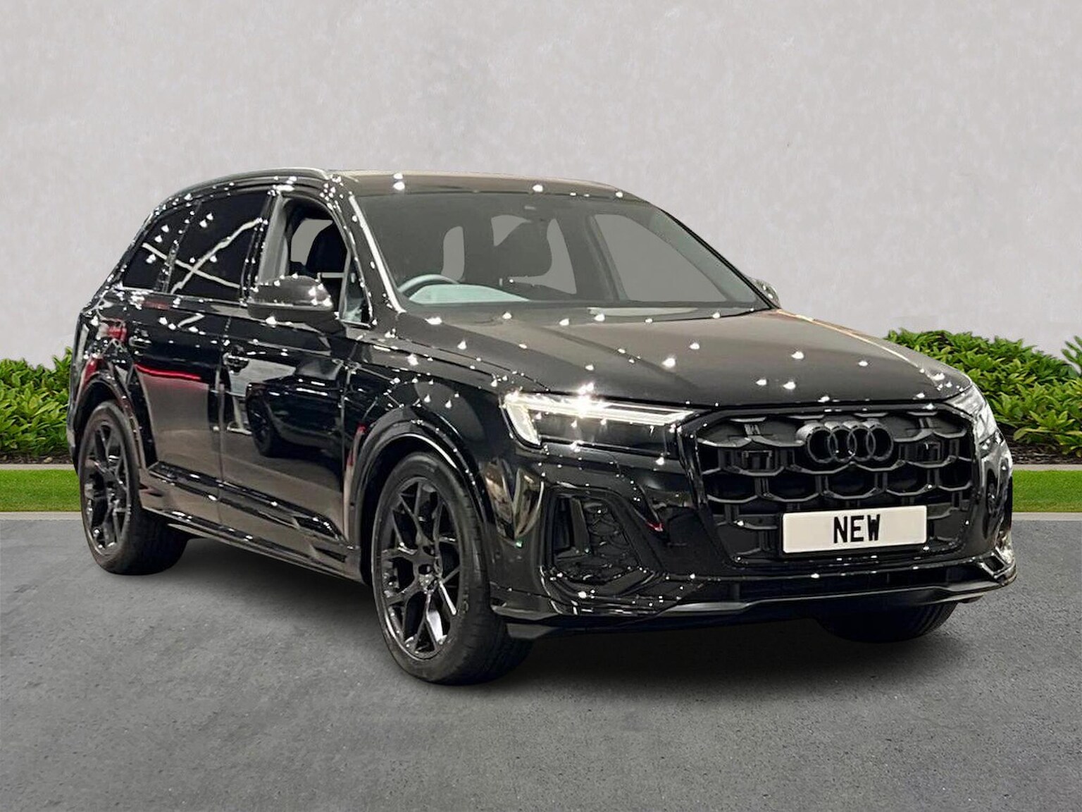 Main listing image - Audi Q7