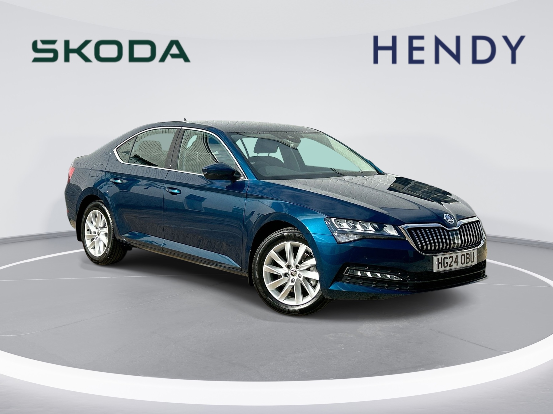 Main listing image - Skoda Superb