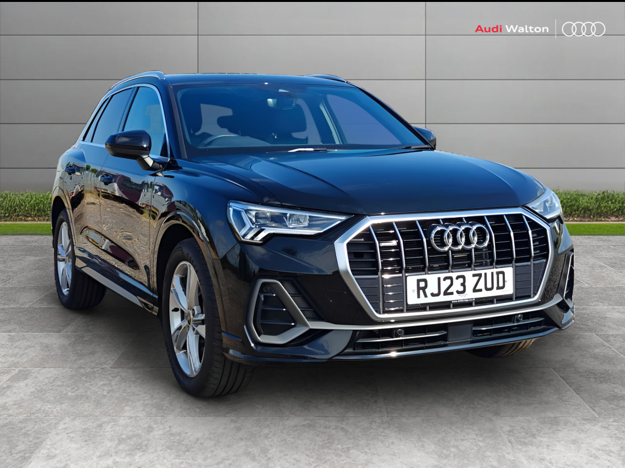 Main listing image - Audi Q3