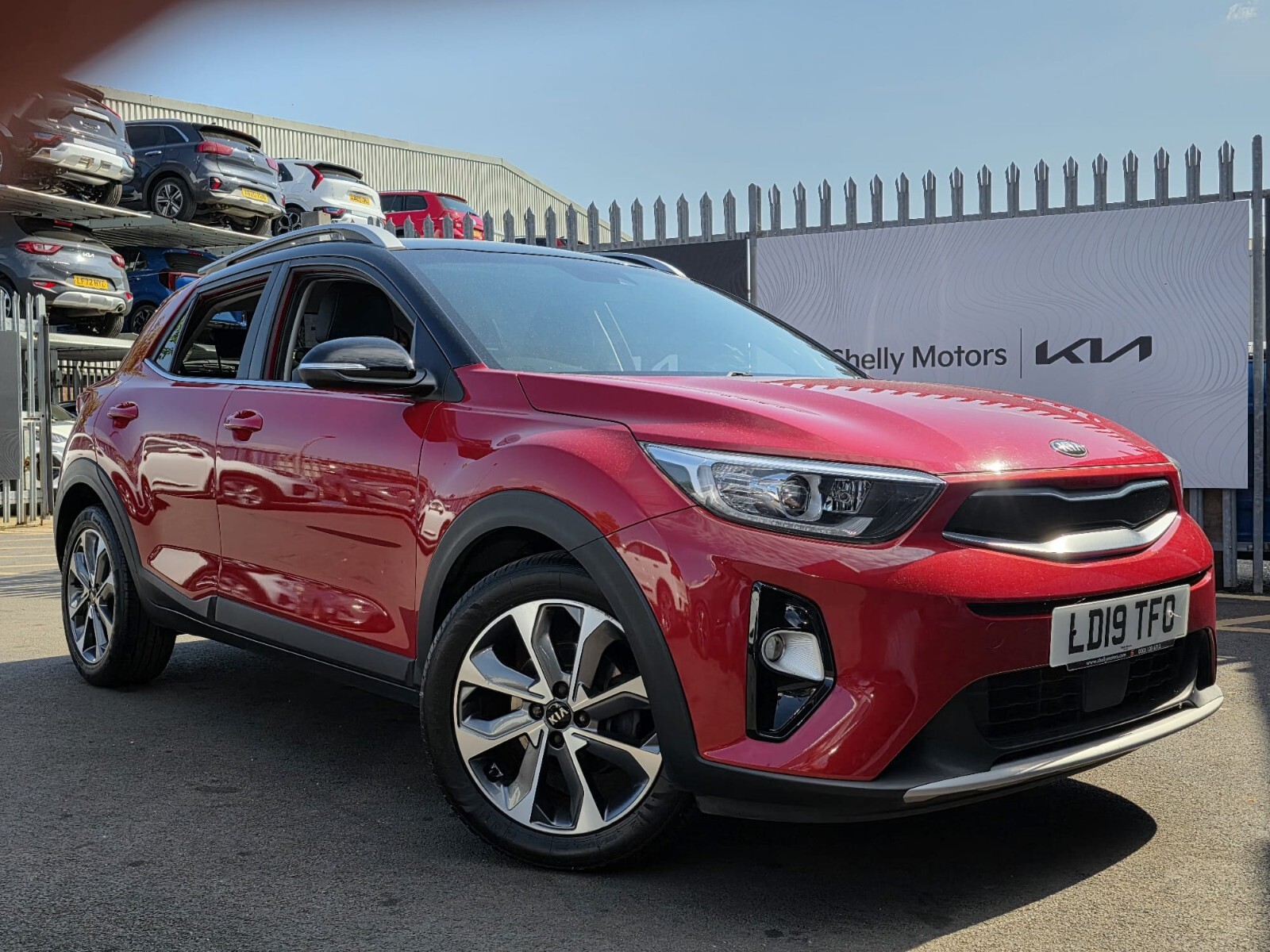 Main listing image - Kia Stonic