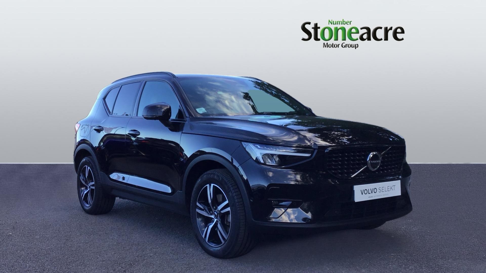 Main listing image - Volvo XC40