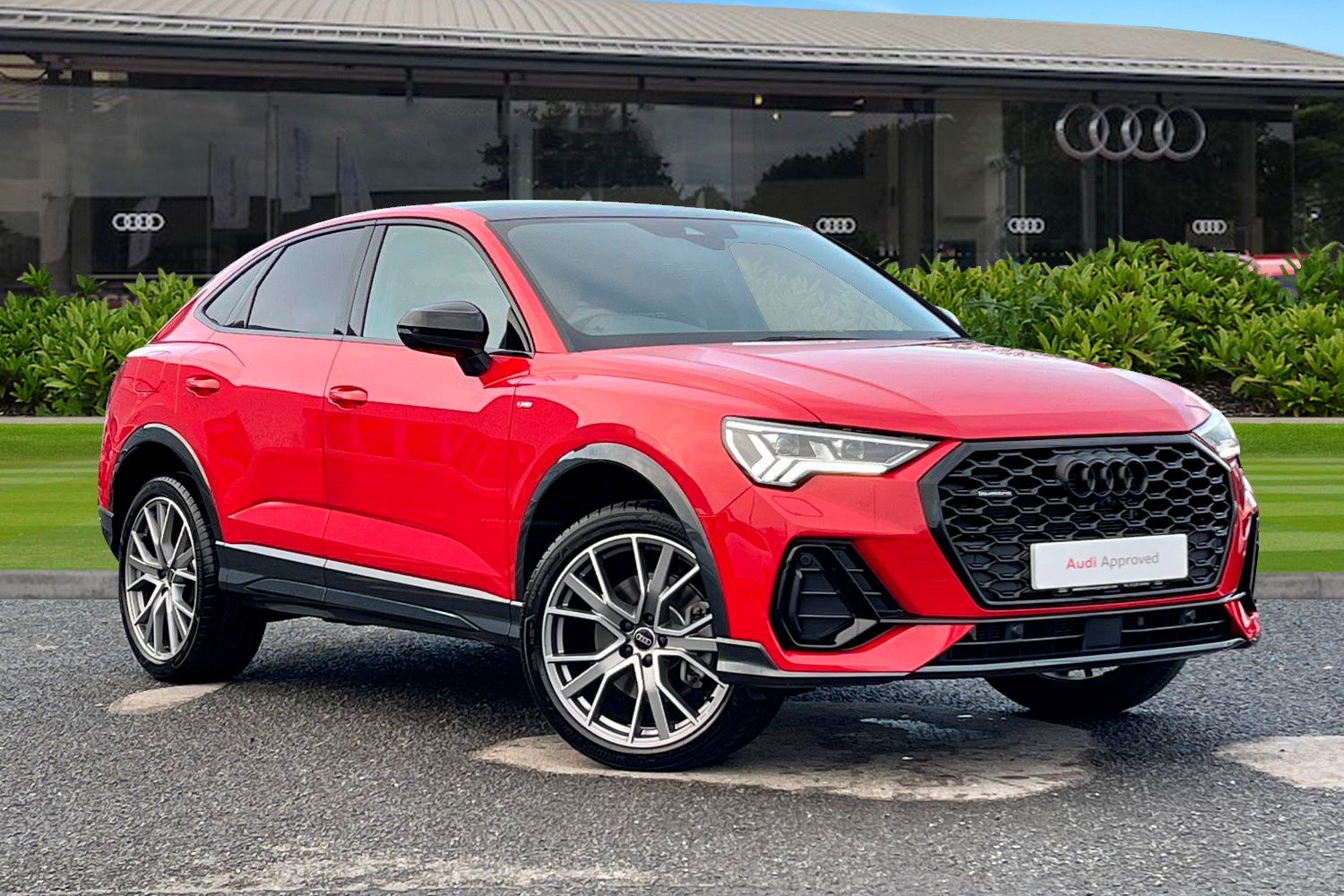 Main listing image - Audi Q3