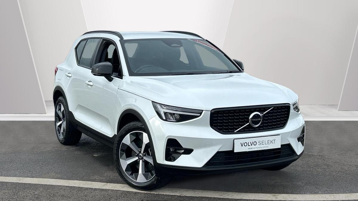 Main listing image - Volvo XC40