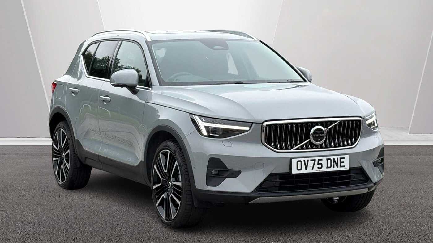 Main listing image - Volvo XC40