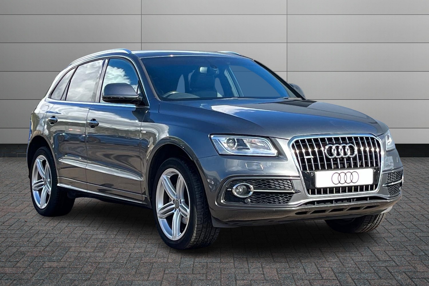 Main listing image - Audi Q5