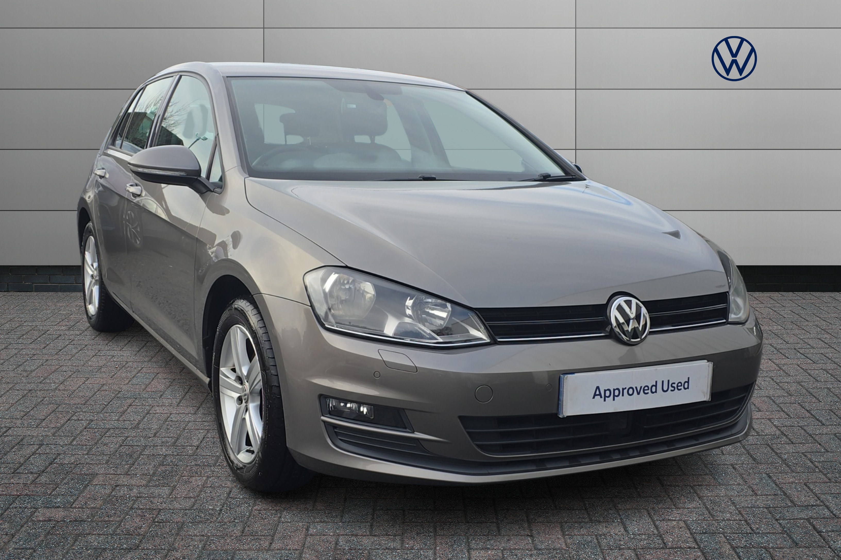Main listing image - Volkswagen Golf