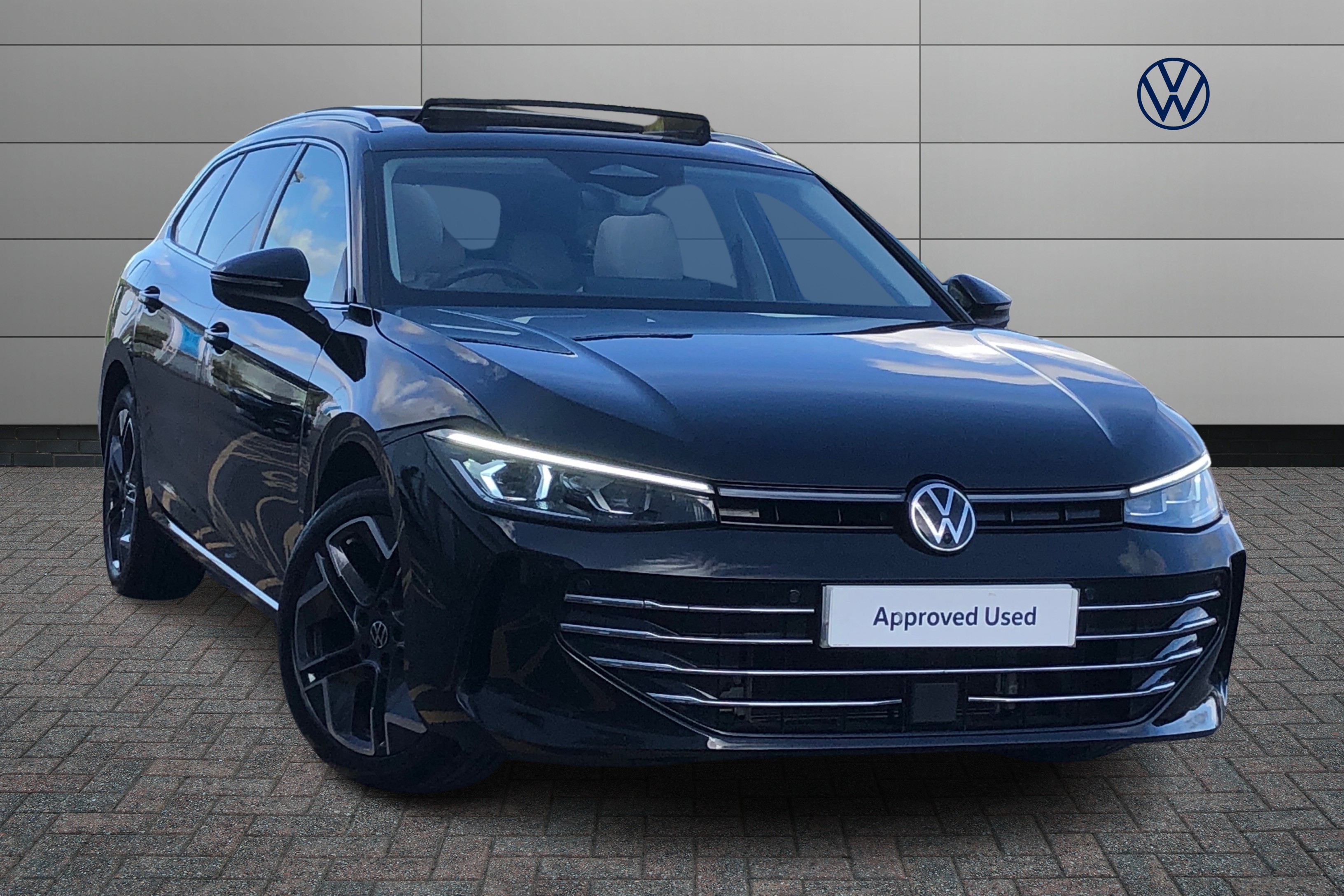 Main listing image - Volkswagen Passat Estate