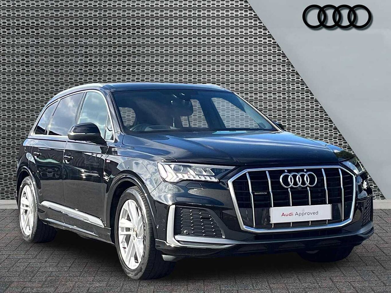 Main listing image - Audi Q7