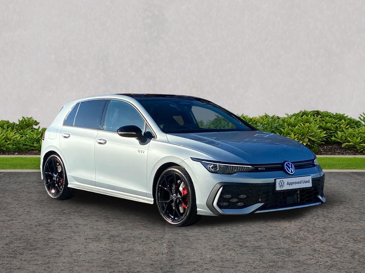 Main listing image - Volkswagen Golf