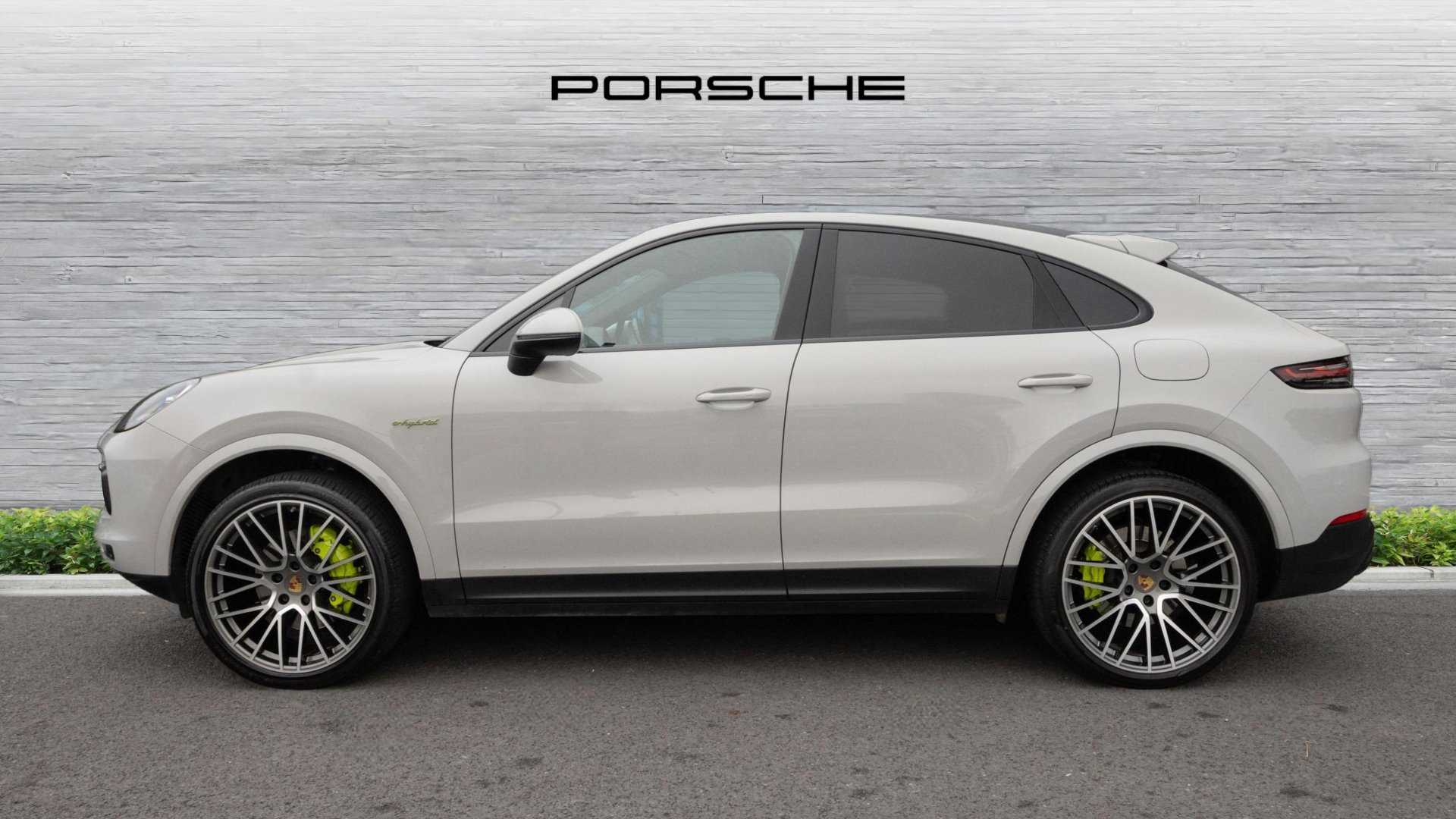 Main listing image - Porsche Cayenne