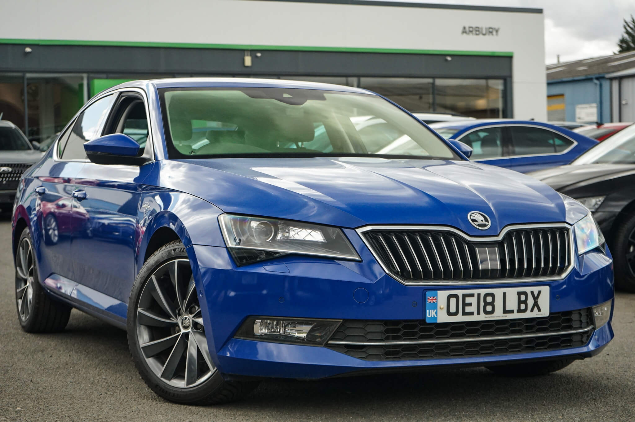 Main listing image - Skoda Superb