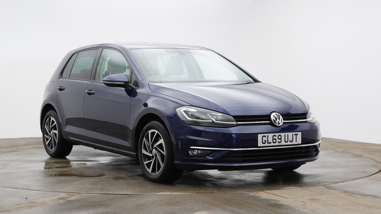 Main listing image - Volkswagen Golf