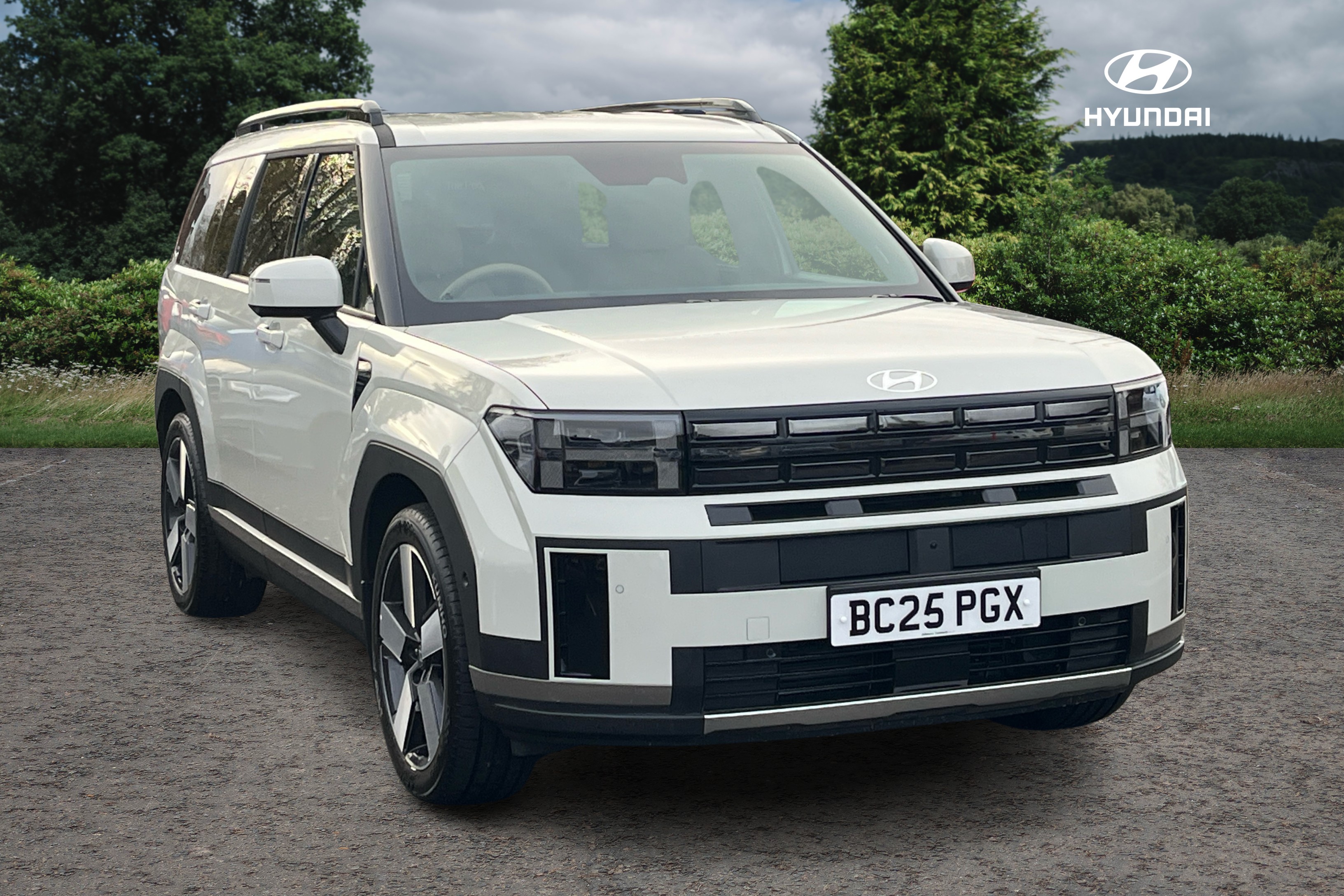 Main listing image - Hyundai Santa Fe