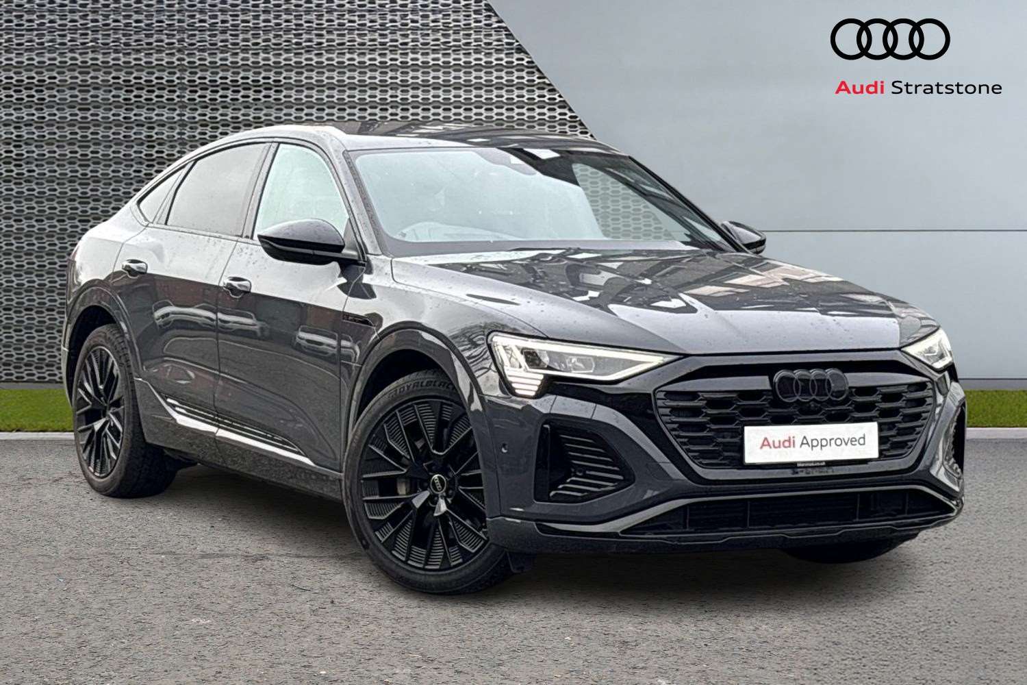 Main listing image - Audi Q8 e-tron