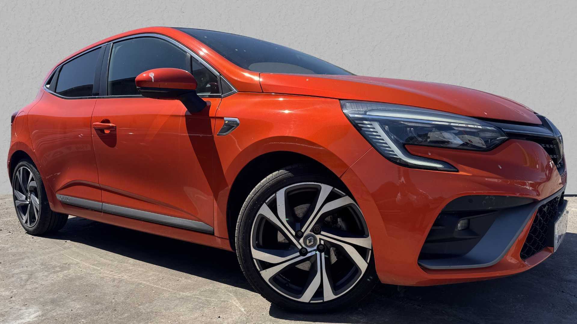 Main listing image - Renault Clio