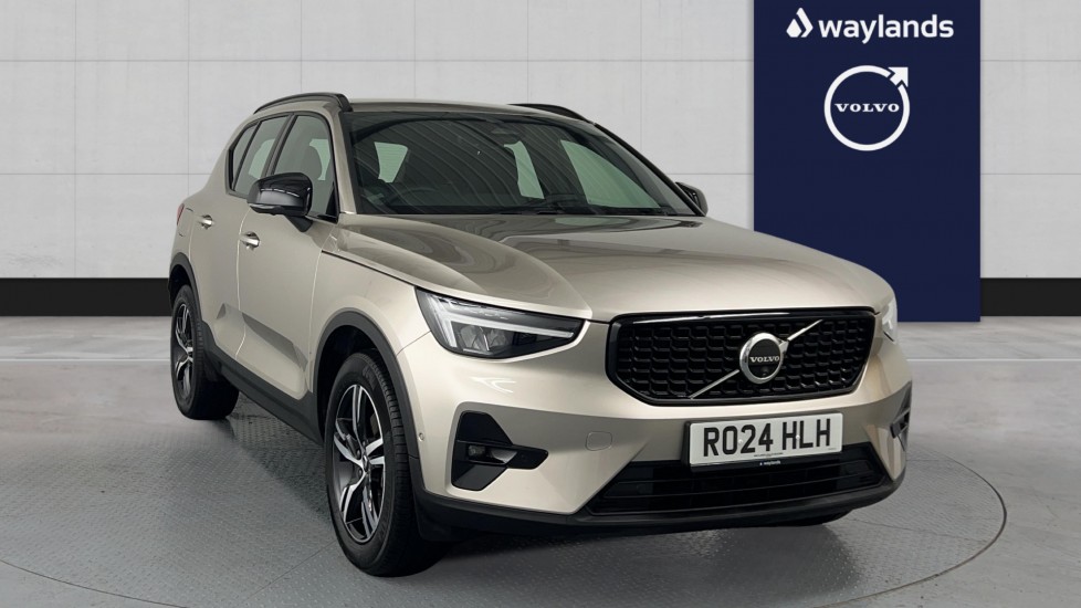 Main listing image - Volvo XC40