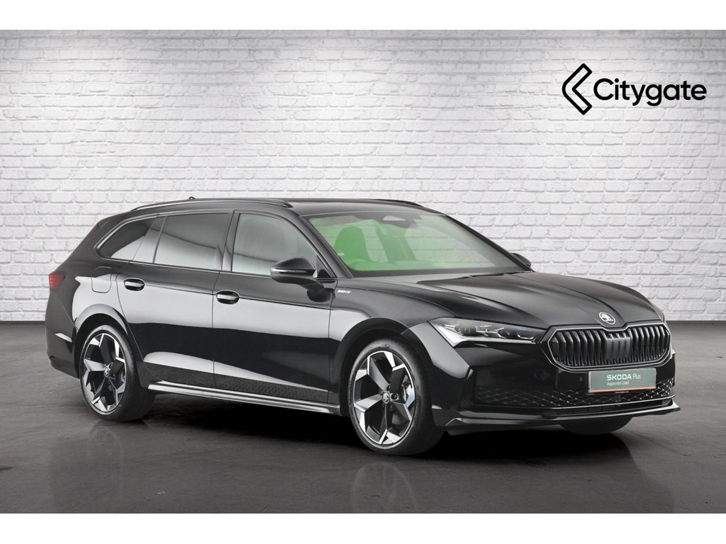 Main listing image - Skoda Superb