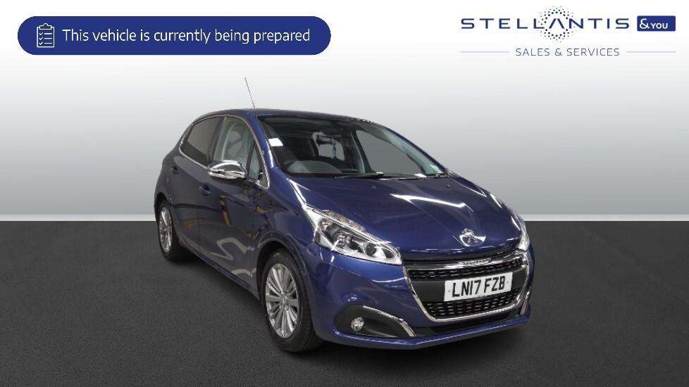 Main listing image - Peugeot 208