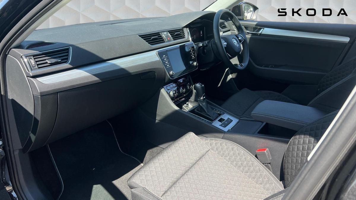 Main listing image - Skoda Superb